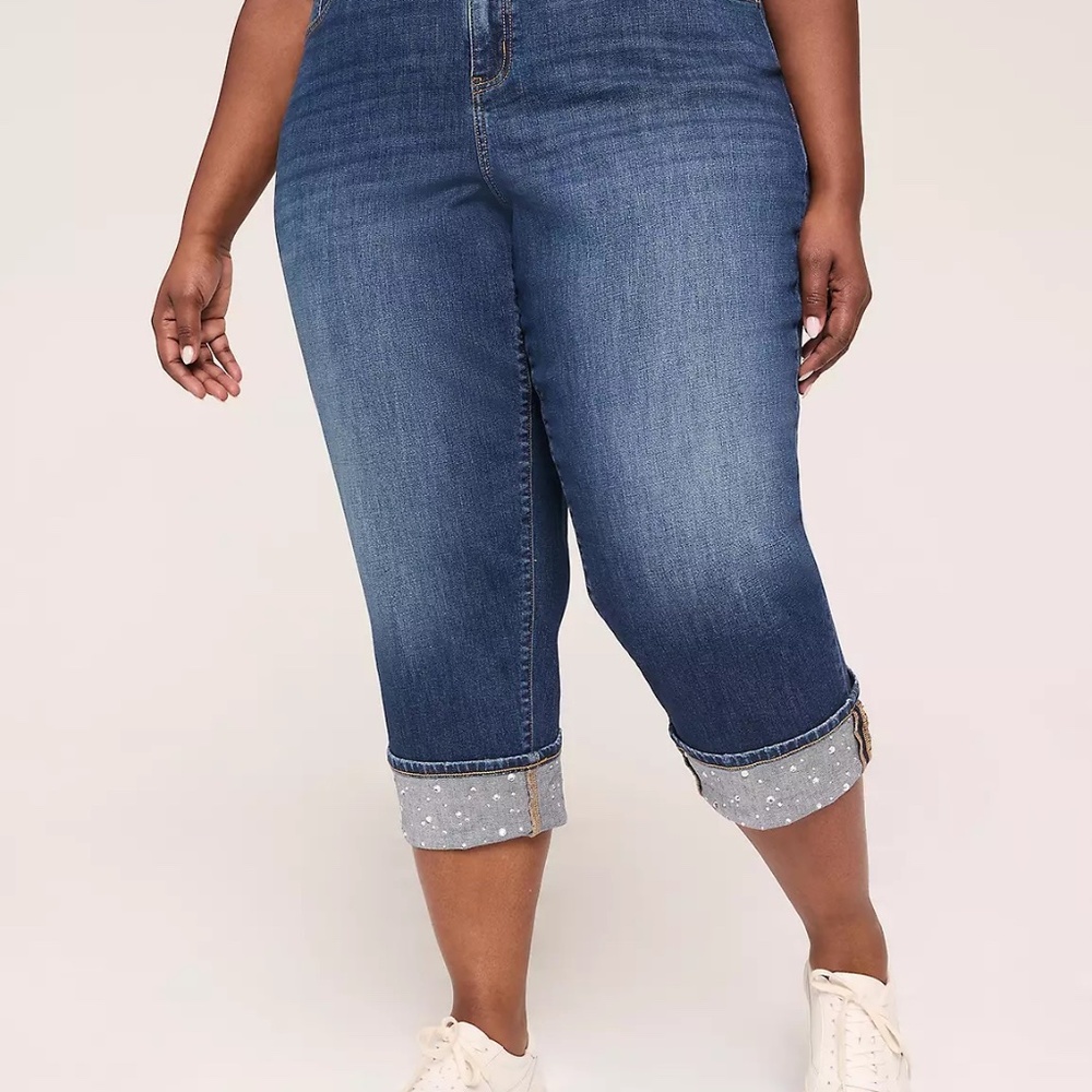 💠 ✨ Boyfriend Capri Jeans with Rhinestone Cuffs ✨ 💠